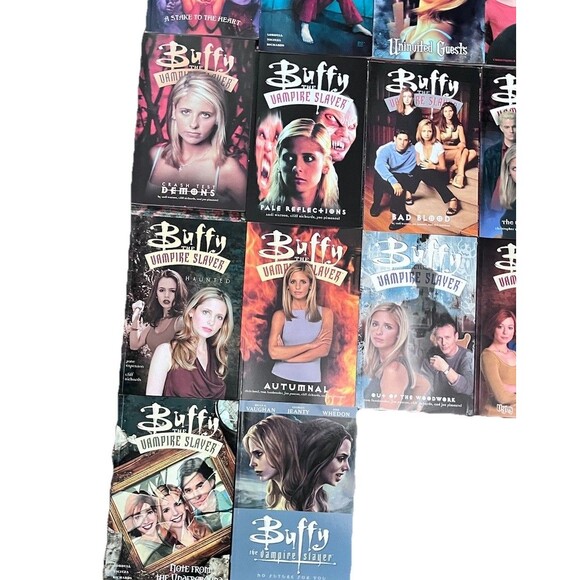 Lot Of 22 Buffy The Vampire Slayer - Trade Paperback Books - Picture 9 of 10